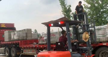 扬州 黄金麻冰裂纹，地铺石装车