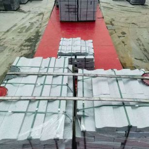 扬州 芝麻白仿形加直形路沿石出货日常