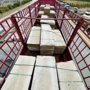 扬州 黄金麻花岗岩荔枝面，光面毛板装车完成