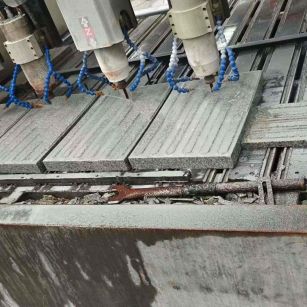 扬州 芝麻白花岗岩荔枝面盲道雕刻