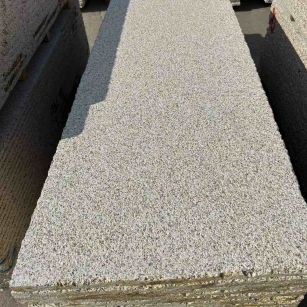 扬州 黄金麻花岗岩荔枝面毛板，半成品