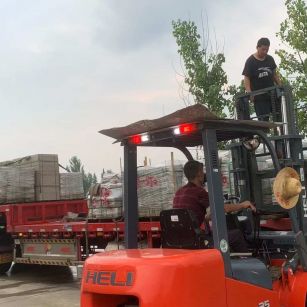 扬州 黄金麻冰裂纹，地铺石装车