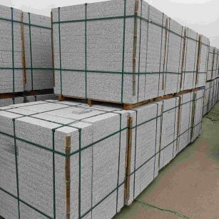 扬州 白麻花岗岩石材荔枝面地铺石（300*600*50）