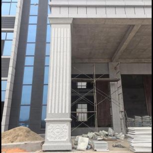 扬州 芝麻白光面花岗岩门楼大柱（罗马柱）配雕花底座