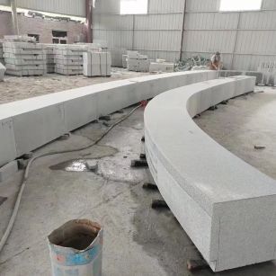 扬州芝麻白花岗岩石板材 园林光面弧形坐凳