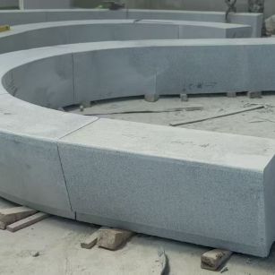 扬州 芝麻白花岗岩光面弧形坐凳