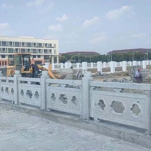 扬州 白麻花岗岩荔枝面河道栏杆