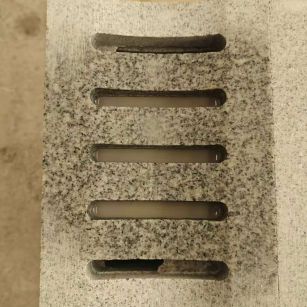 扬州 芝麻白拉丝面花岗岩U型开槽排水槽