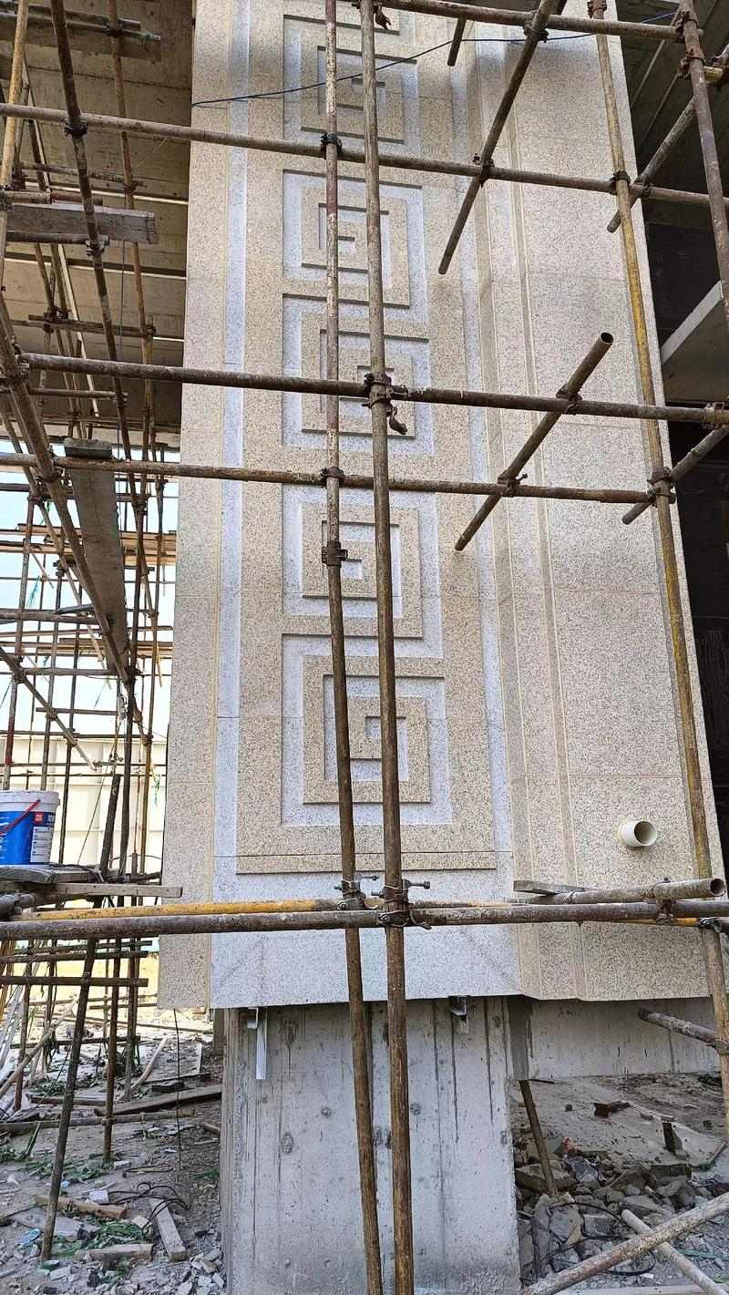 扬州 黄金麻花岗岩别墅外墙干挂回纹造型效果