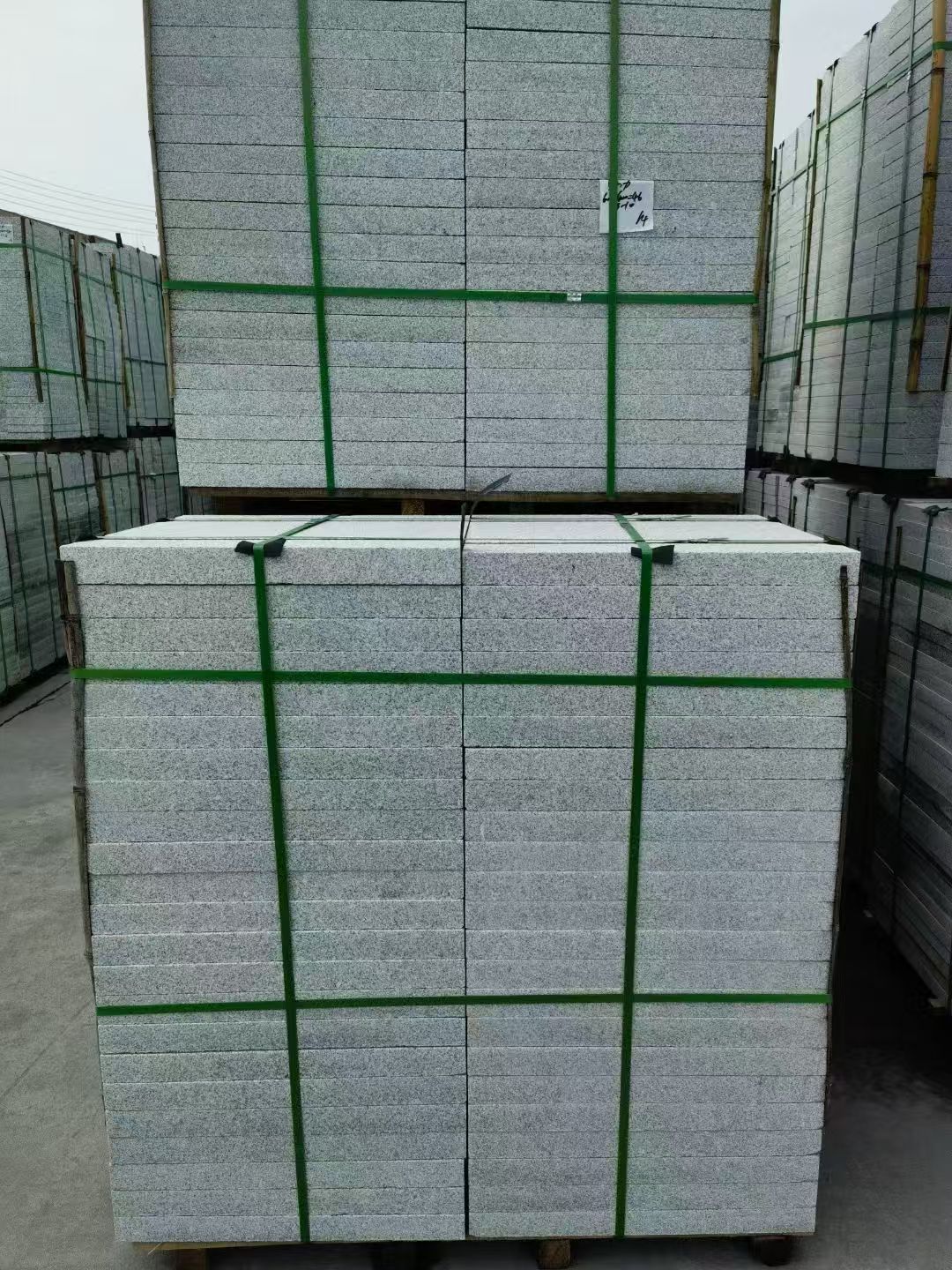 扬州 芝麻白火烧，园林广场市政工程地铺石，1.8~5.0厚均有现货