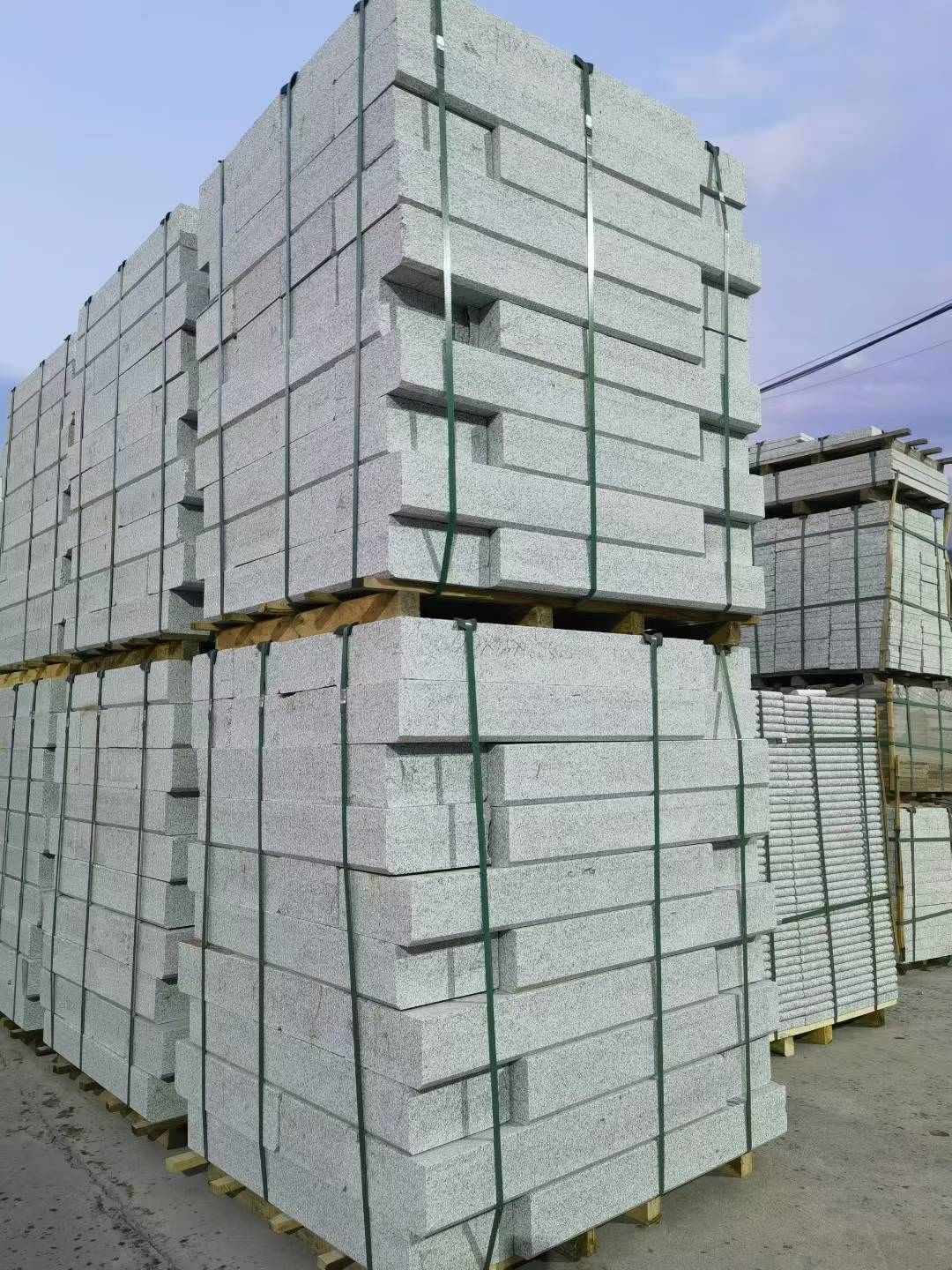 扬州 芝麻白花岗岩路沿石，路缘石，路肩石，道牙，立缘石，马路牙子，街沿石，侧石等