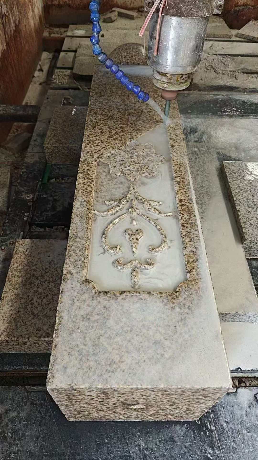 扬州 黄金麻花岗岩异形加工雕刻栏杆大柱