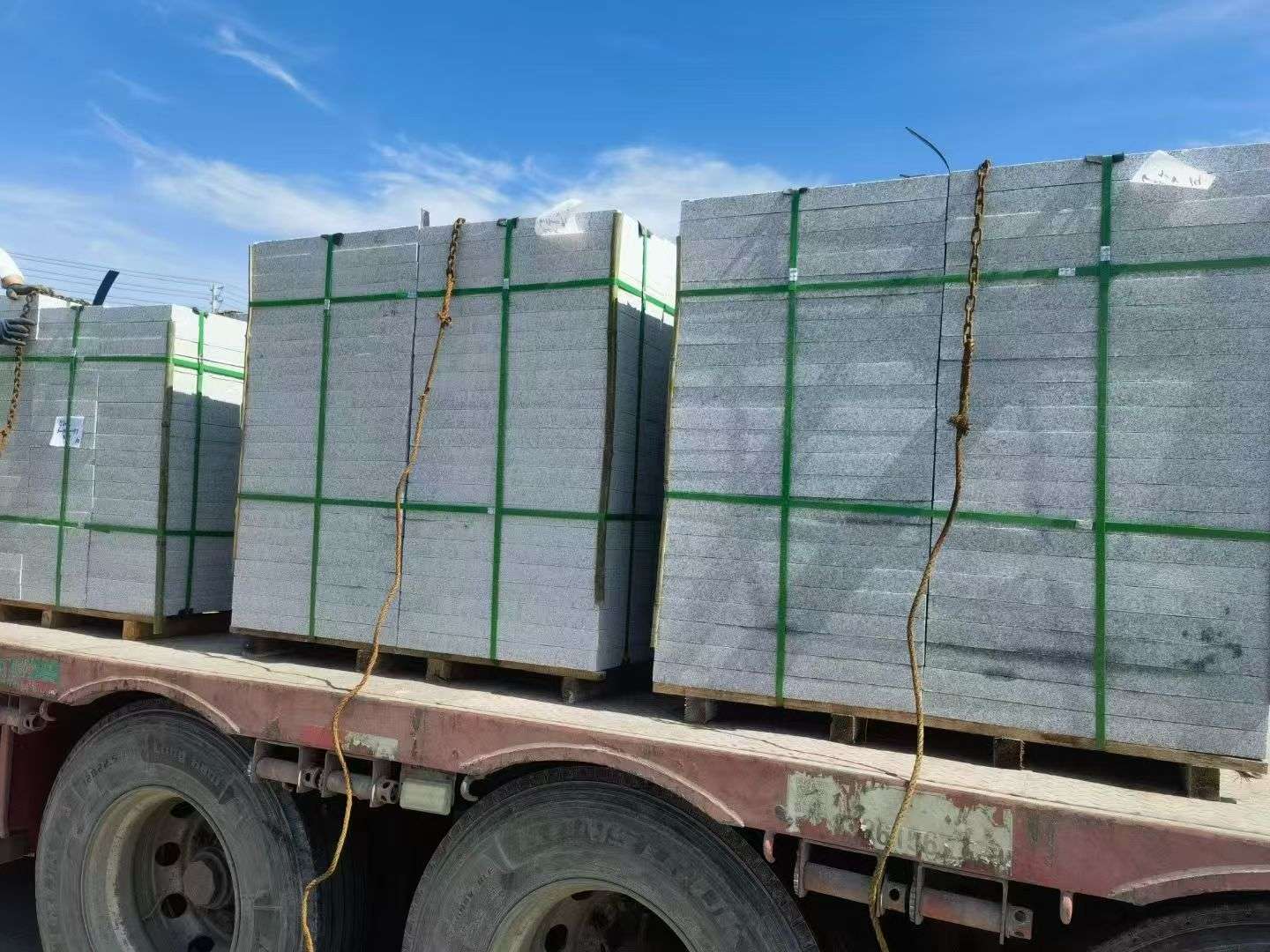 扬州 芝麻白花岗岩地铺石装车日常