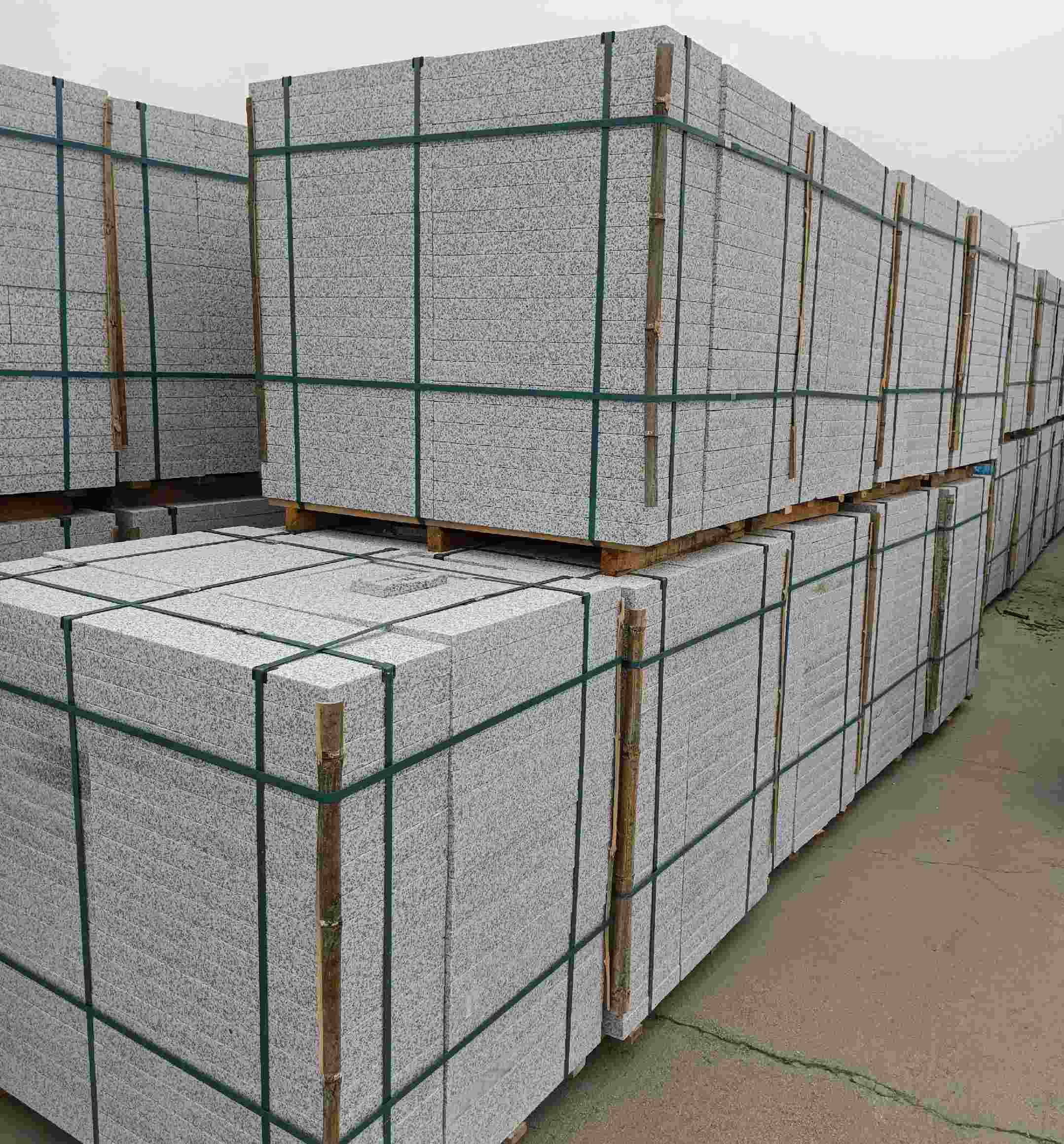 扬州 白麻花岗岩石材荔枝面地铺石（300*600*50）