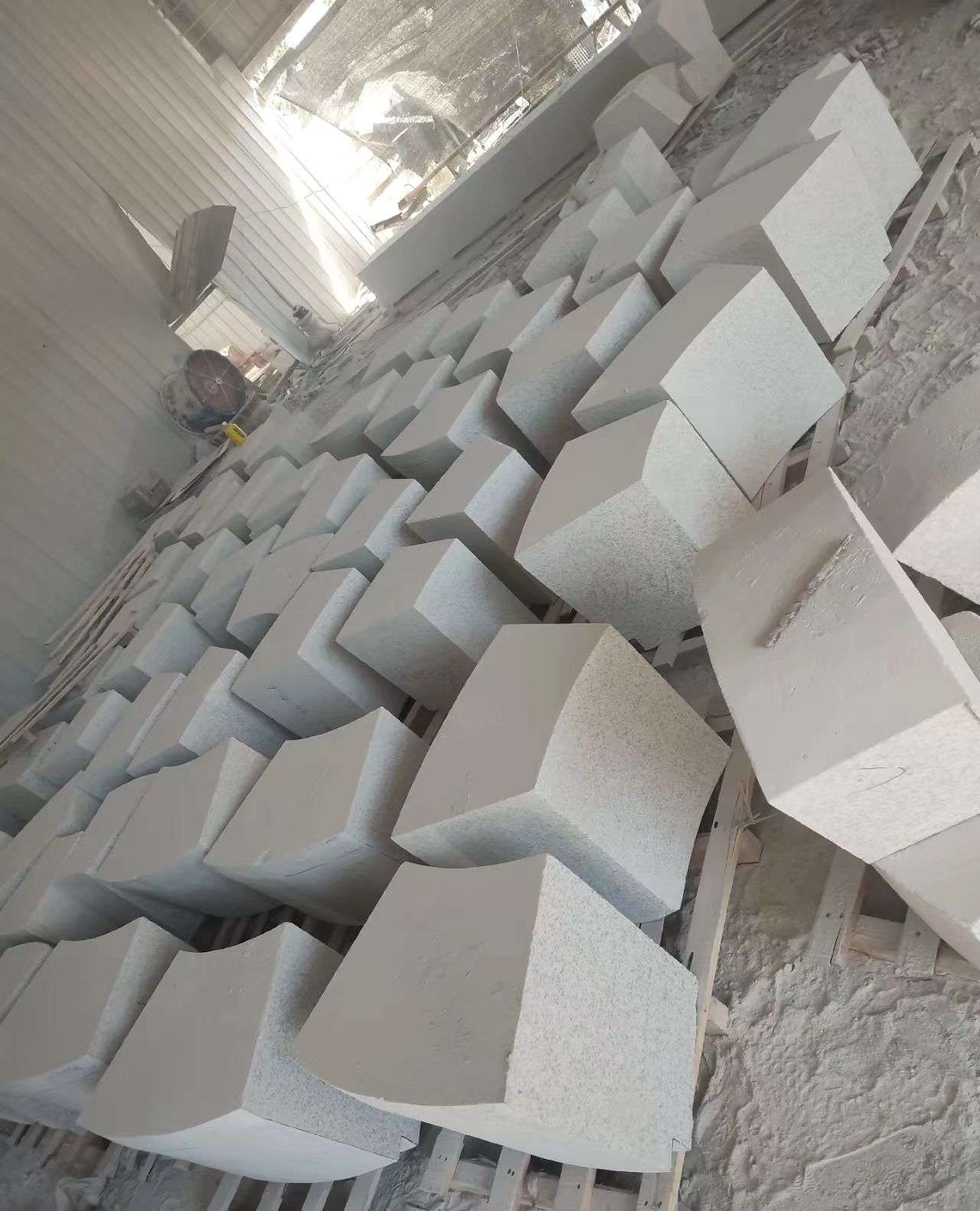 扬州 白麻花岗岩异形坐凳