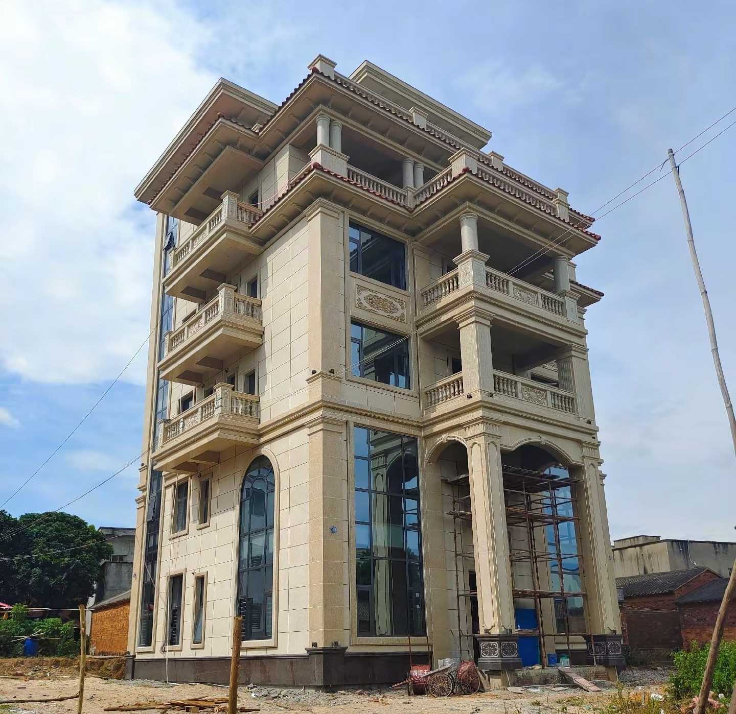 扬州 黄金麻花岗岩石材别墅外墙干挂搭配（雕花栏杆花瓶柱门楼罗马柱）