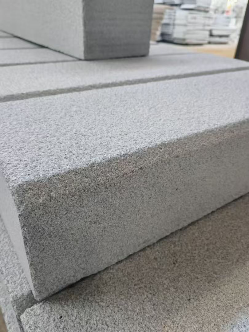 扬州 芝麻灰荔枝面路沿石