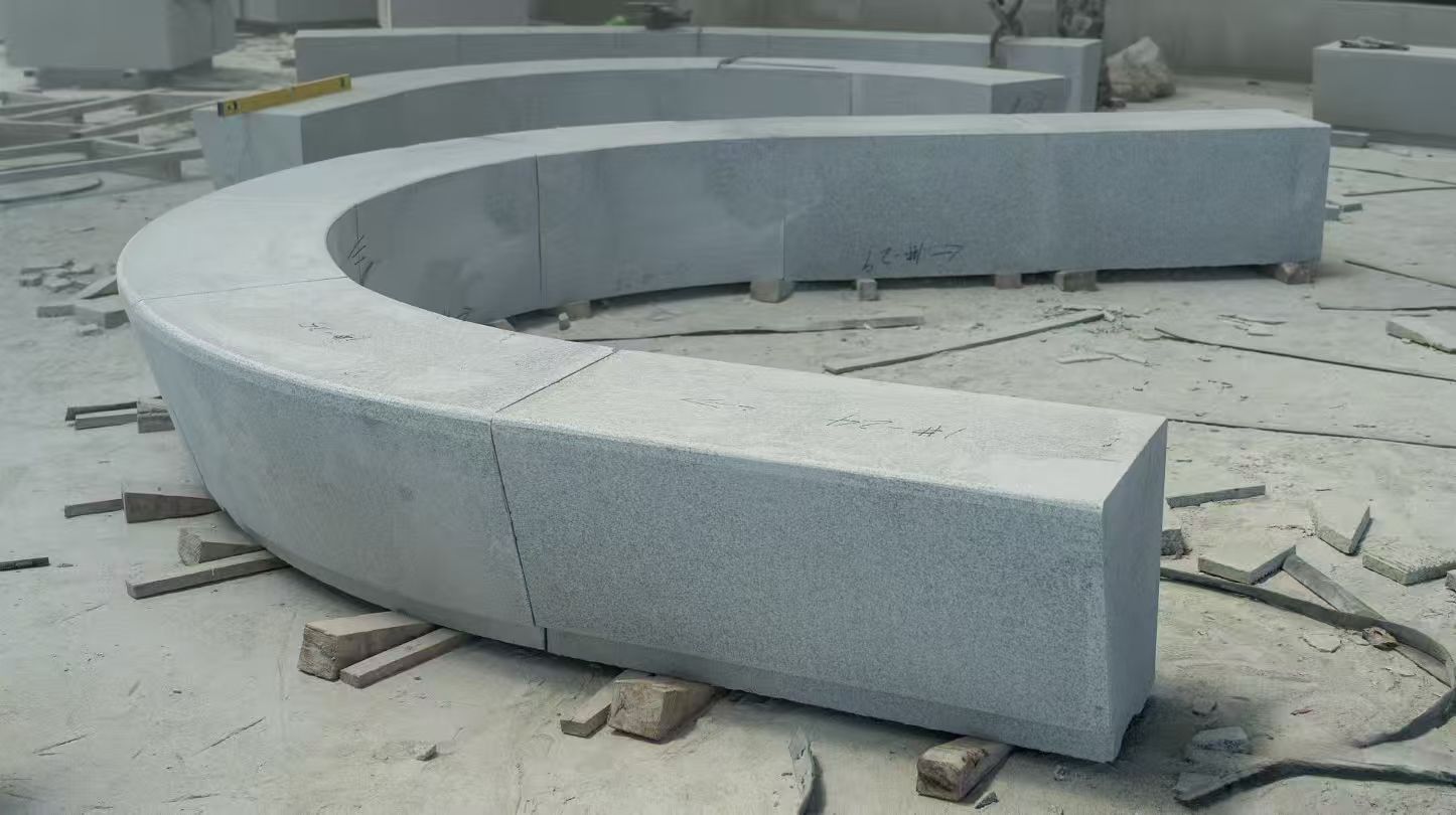 扬州 芝麻白花岗岩光面弧形坐凳