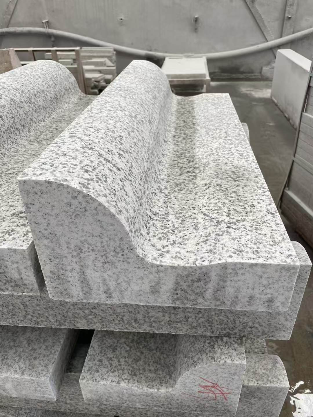 扬州 白麻花岗岩S型路沿石，路侧石，马路牙子等