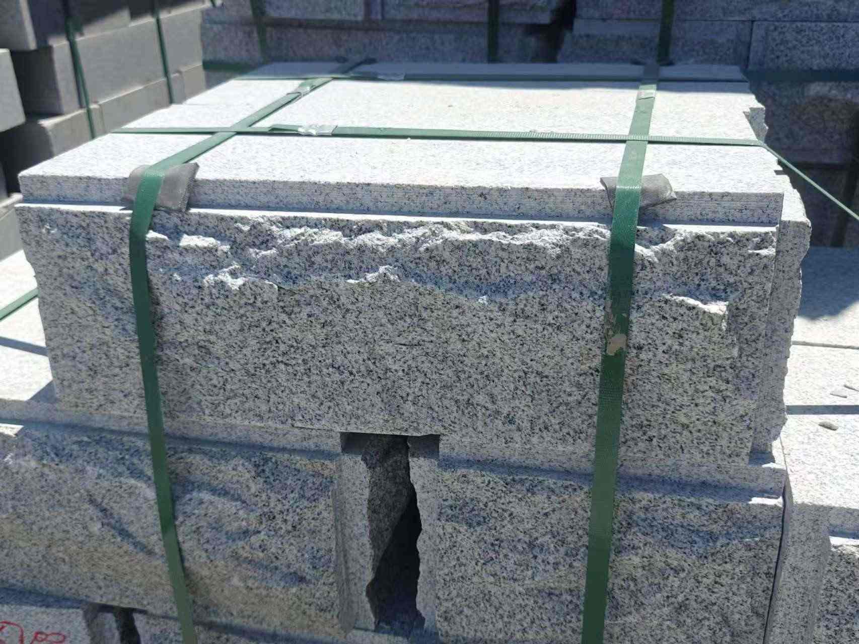 扬州 芝麻白花岗岩自然面成品