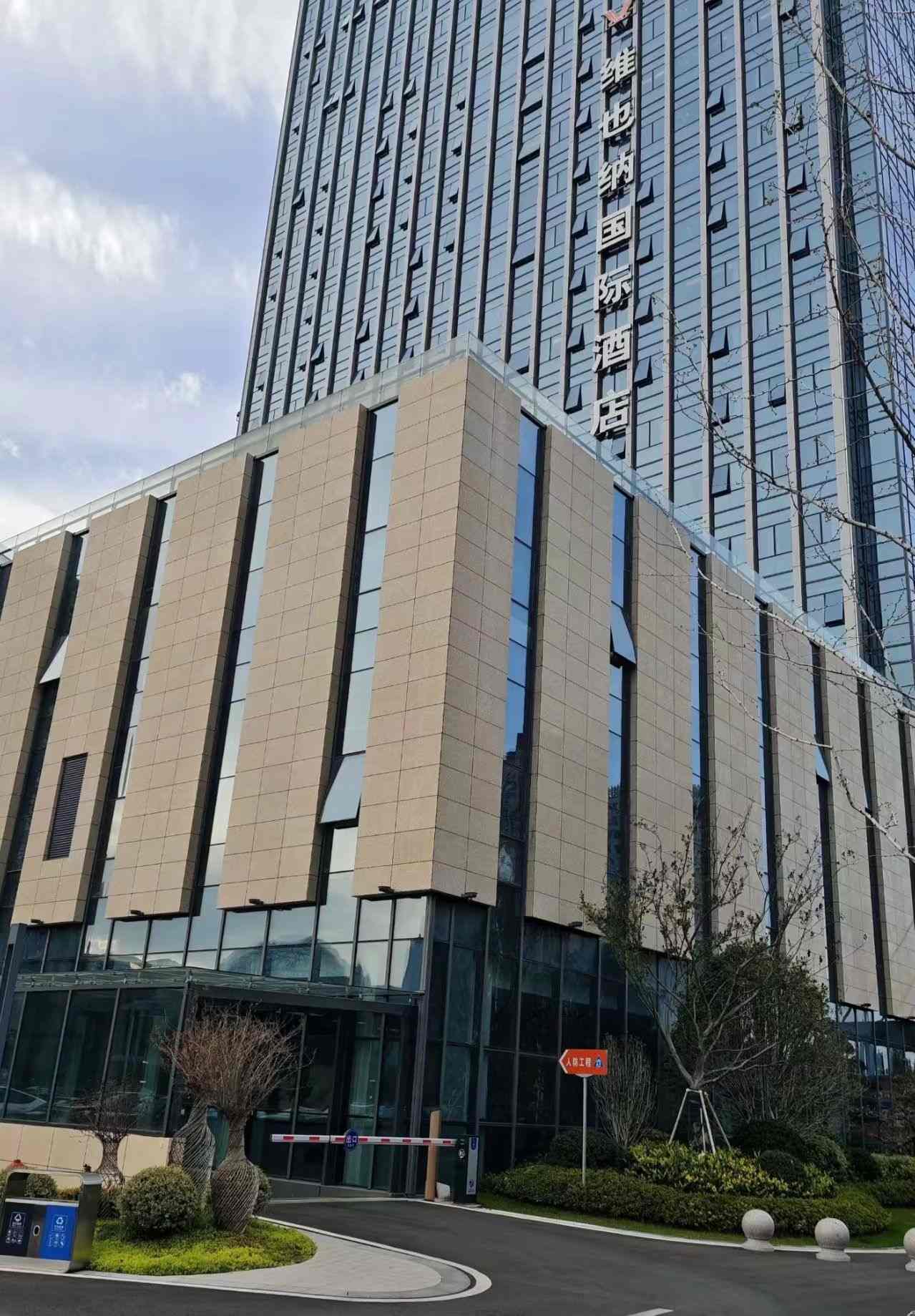 扬州 黄金麻花岗岩外墙干挂