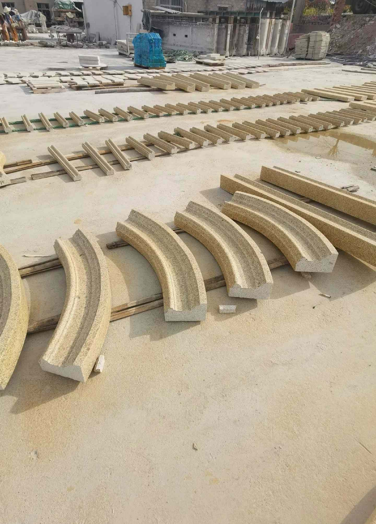 扬州 黄金麻花岗岩别墅线条