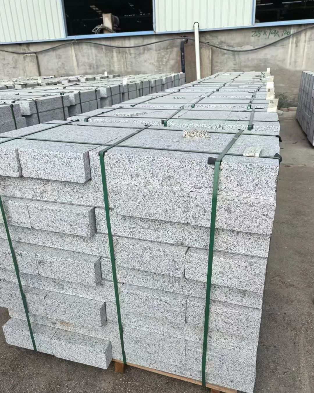 扬州 白麻花岗岩路沿石，弧形路沿石，道牙石，马路牙子，界石，路缘石，平沿石，直岩石，平缘石等