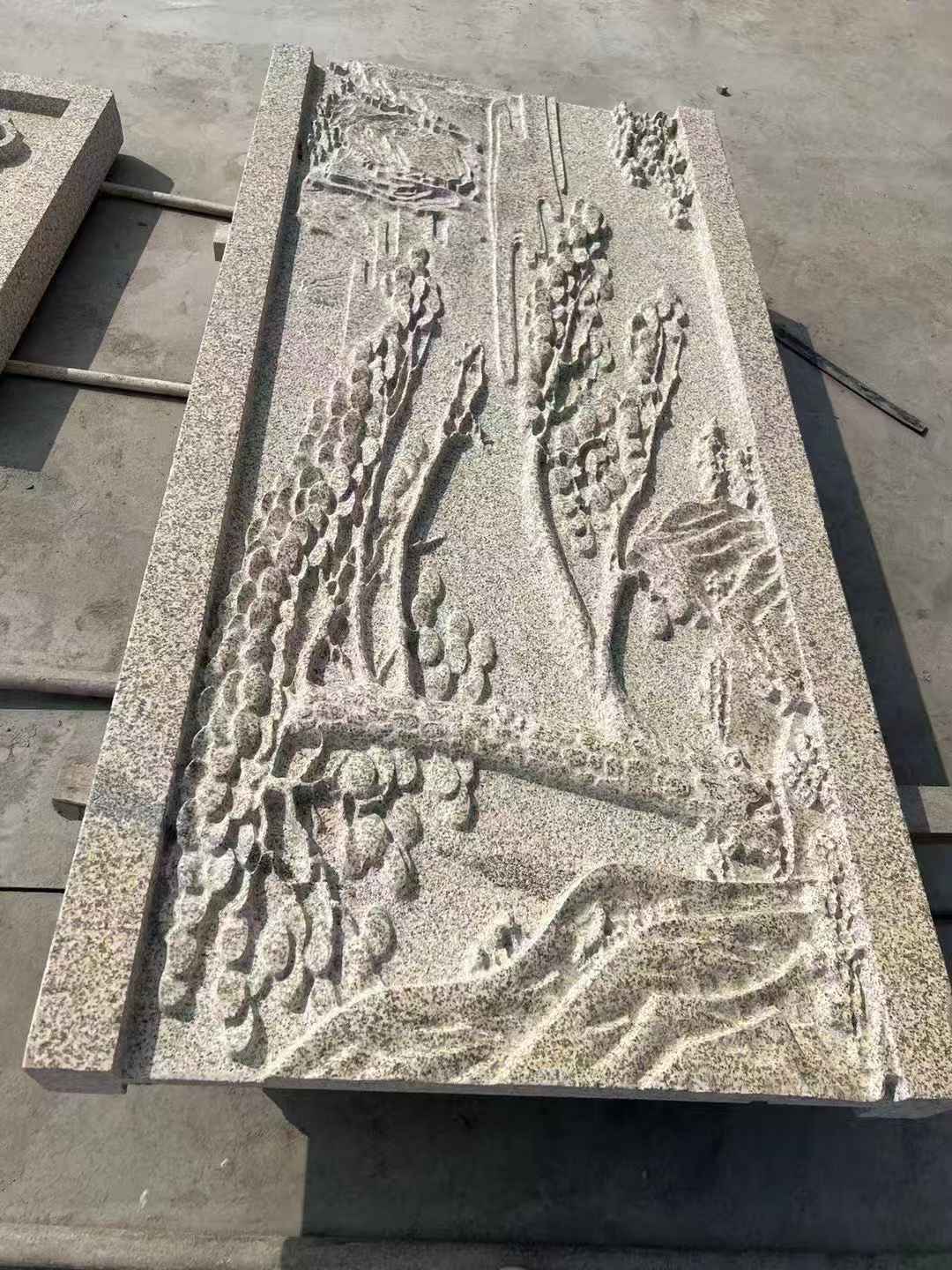 扬州 黄金麻雕刻板浮雕迎客松