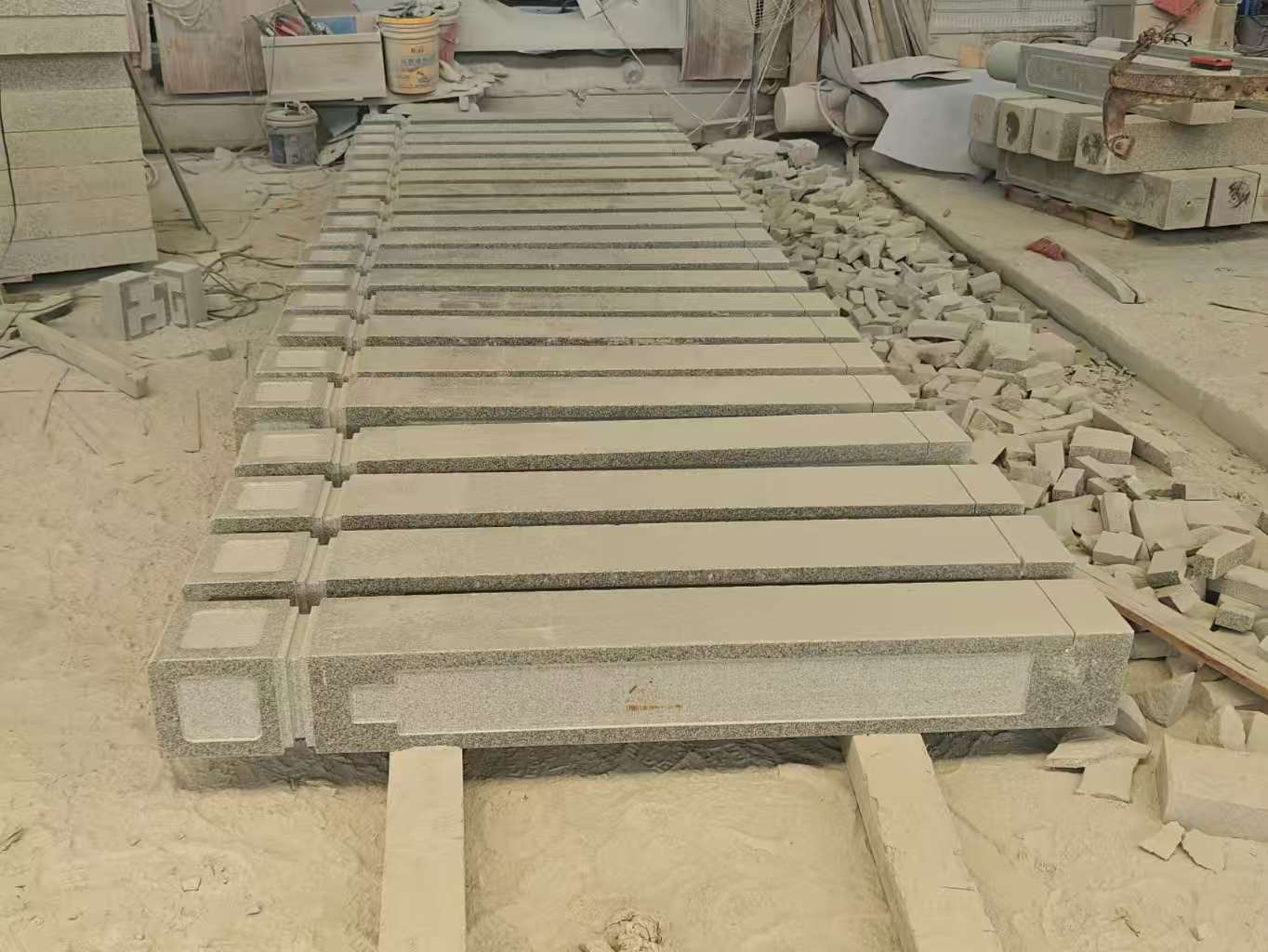 扬州 芝麻白异形加工雕刻-栏杆大柱，方柱